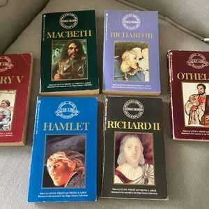 Set of (6) Shakespeare Plays Paperback Books